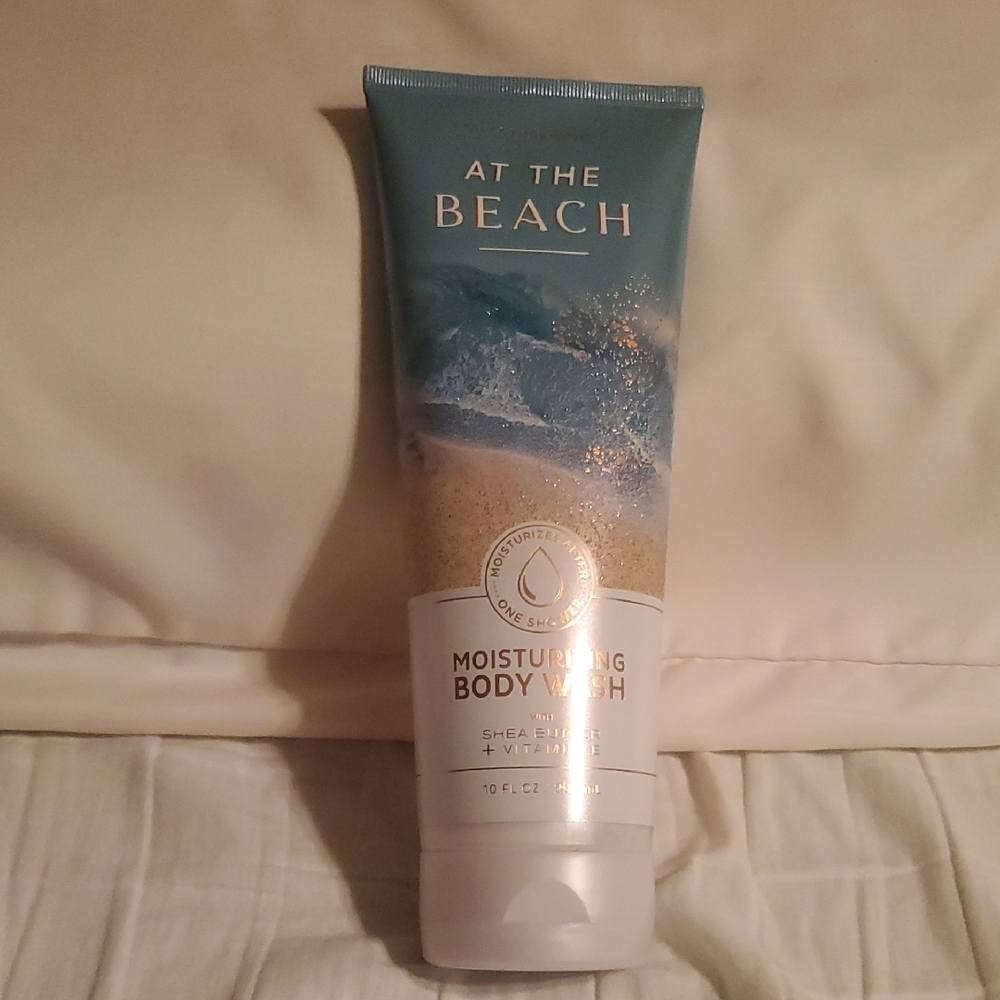 Bath & Body Works Blue and White Body Wash